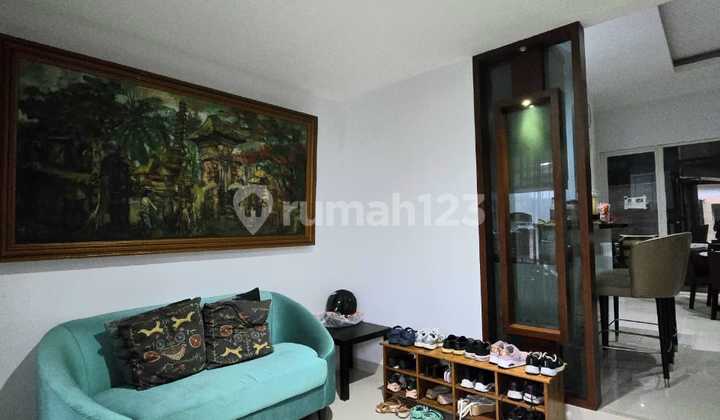 Hoek House Strategic Location in Bintaro Jaya Sector 7 Cluster.