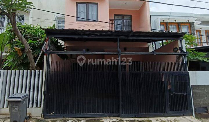 Rumah Minimalis Lokasi Strategis Di Perumahan Kebayoran Baru 1