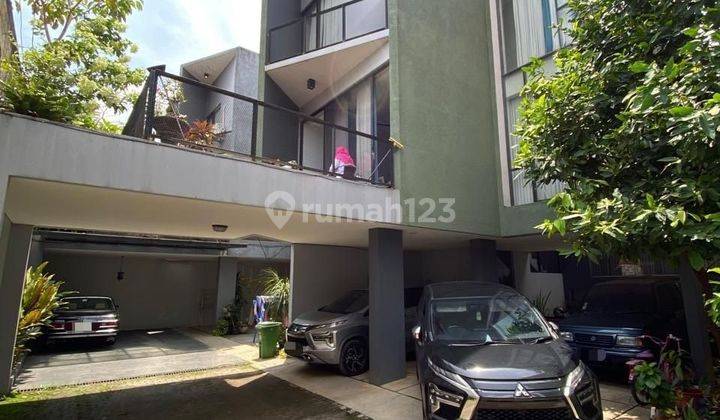 Rumah Industrial Minimalis Dalam Townhouse Di Lebak Bulus 1