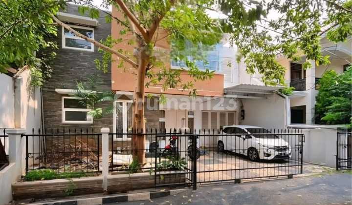 Rumah Dalam Cluster Eksklusive Siap Huni Hadap Selatan Di Tebet Rumah Dalam Cluster Eksklusive Siap Huni Hadap Selatan Di Tebet