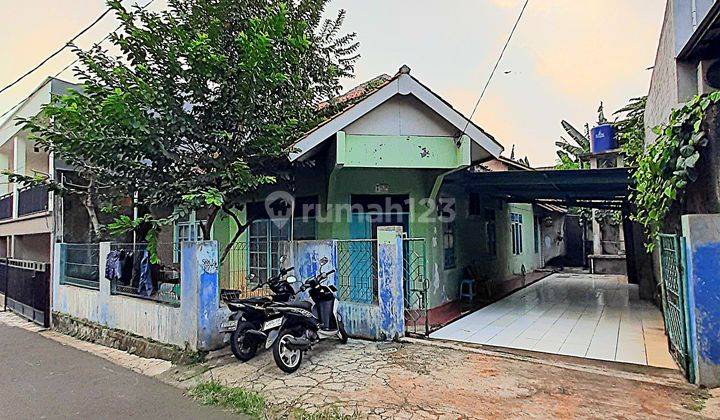 Rumah 2 Lantai Tidak Dalam Perumahan Jalan Aspal Muat Truk Lewat 1