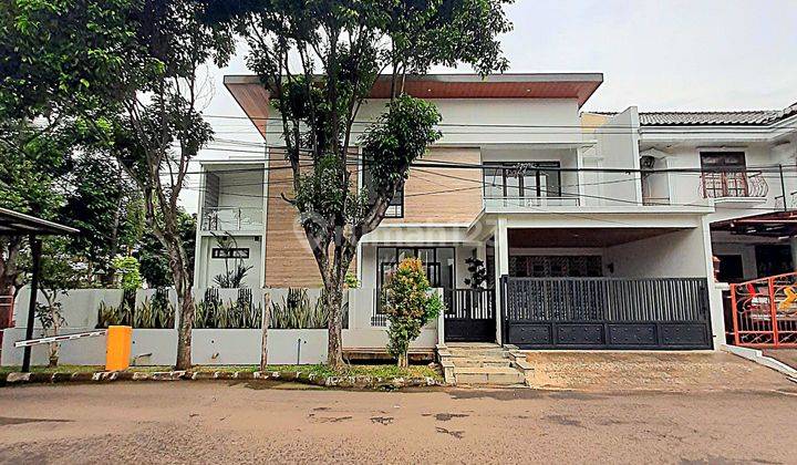 Rumah Baru Desain Modern Mewah Dengan Taman Cantik Jalan Utama  1