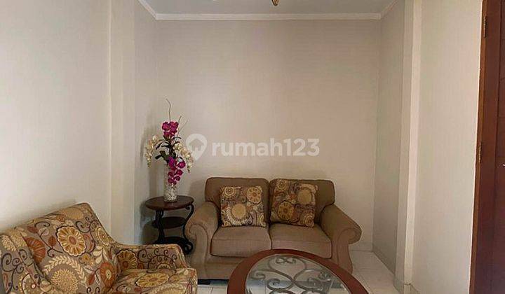 Rumah Furnished Sudah Renovasi Modern Classic Siap Huni Murah 2