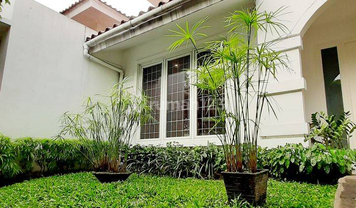 Rumah Mediteranian Tanah Luas Ada Garasi dan Taman Lokasi Juara 1