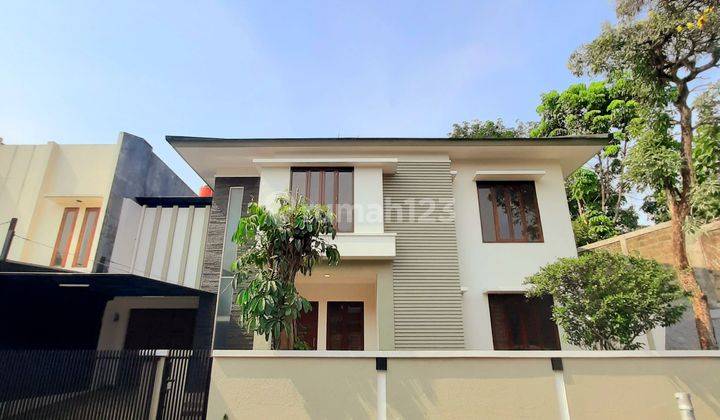 Rumah Modern Minimalis Ada Garasi Halaman Luas Lokasi Bagus 1