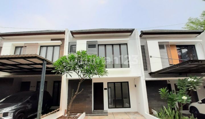 Rumah Baru Desain Minimalis Ada Halaman Belakang Dekat Akses Mrt 2