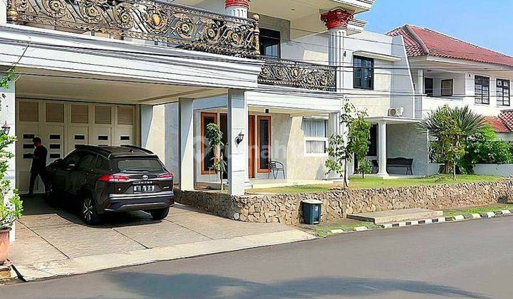 Rumah Baru Modern Classic ada Kolam Renang di River Park Bintaro 1