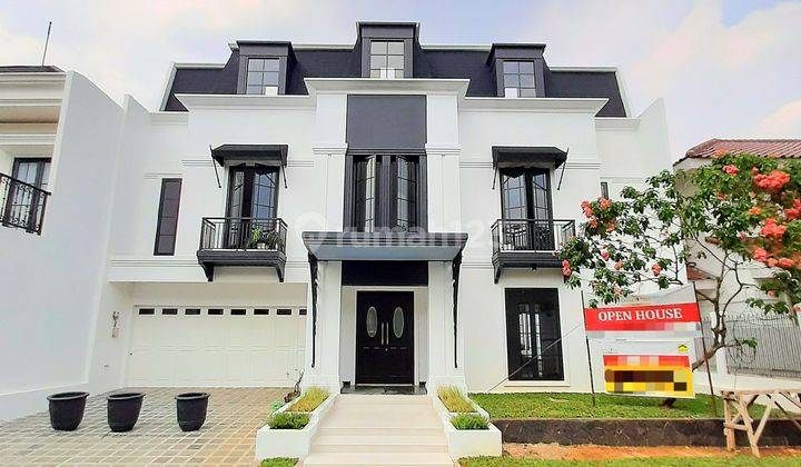 Rumah Baru American Classic Lengkap Dengan Kolam Renang Pribadi 1