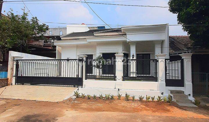 Rumah 1 Lantai Modern Classic Ada Kolam Renang Dekat Bintaro