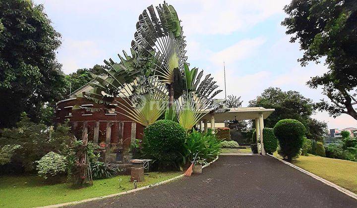 Rumah Mewah Opulant Meticulous bentuk Tanah Bukit dan Luas  1