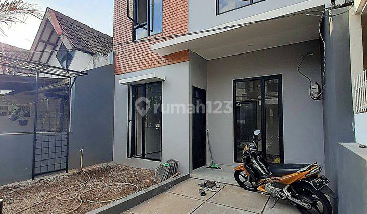 Rumah Baru Desain Modern 2 Lantai Bagus Dekat Resto Holycow  2