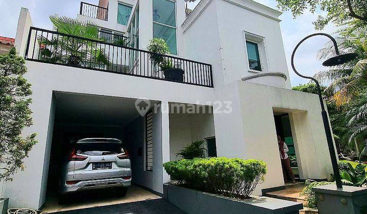 Rumah Modern Konsep Taman Balkon Luas Lokasi Eksklusif Dan Nyaman 1