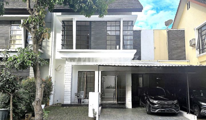 Rumah Modern Sudah Direnovasi Siap Huni Ada Teras Lokasi Nyaman 2