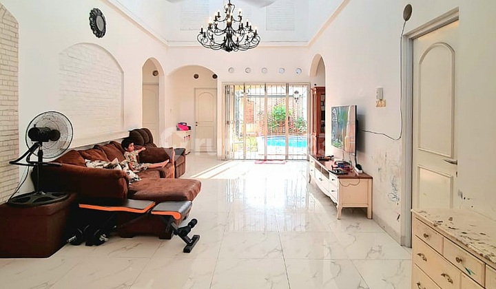 Rumah Desain Modern Mexican Ada Private Pool Dekat Sekolah Jepang