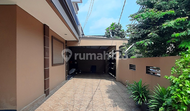 Rumah Bagus Hook Dalam Komplek Dekat Akses Toll Jakarta 2