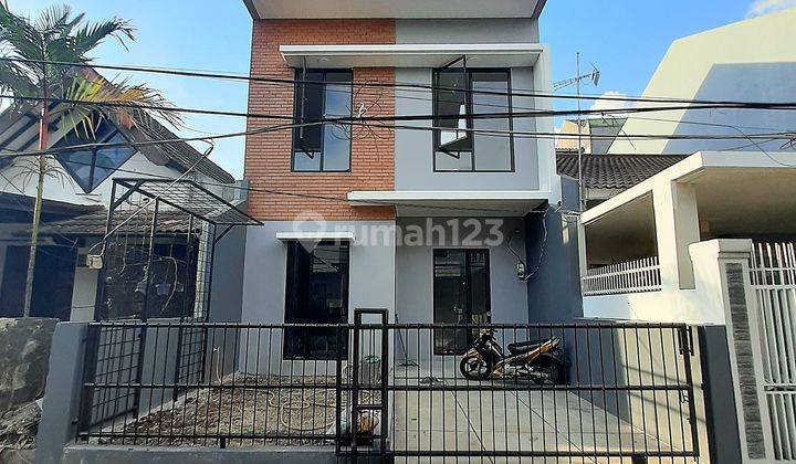 Rumah Baru Desain Modern 2 Lantai Bagus Dekat Resto Holycow  1