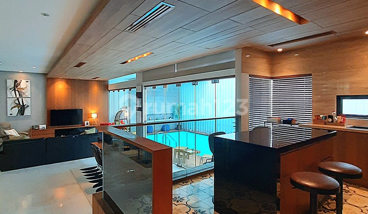 Modern Tropical Luxury House Furnished by Exclusive Architects