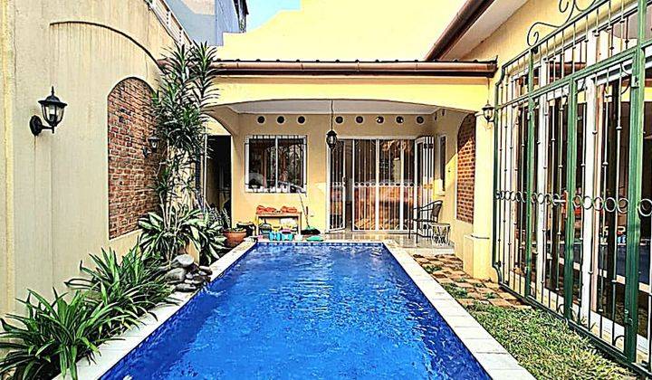 Rumah Mediteranian Modern 1 Lantai Ada Kolam Renang Dalam Cluster 1