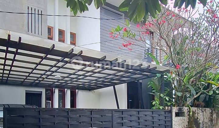 Rumah Modern Lingkungan Eksklusif Dalam Perumahan Dekat Mcdonalds