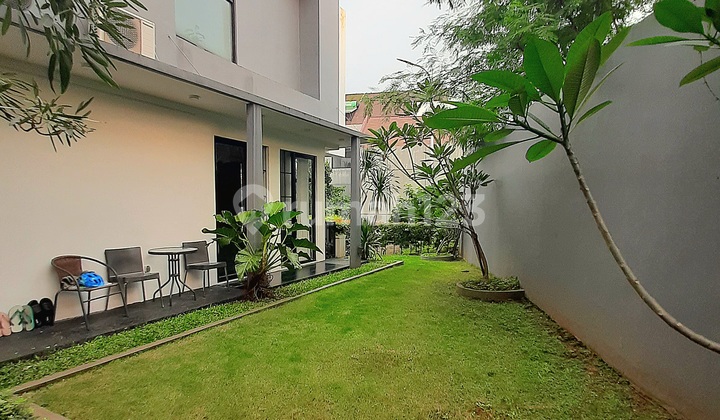 Rumah Industrial Minimalis Bagus Dekat ke Akses MRT Lebak Bulus 2