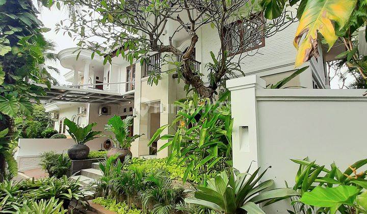 Rumah Modern Tropical Nuansa Resort + Kolam Renang Area Eksklusif 1