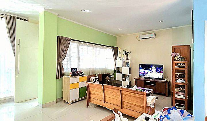 Rumah Modern Minimalis Ada Balkon Teras Lokasi Bagus Di Hoek 1