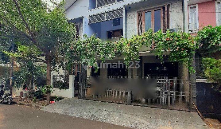 Rumah Modern Tropical 2 Lantai Bagus Ada Halaman Dekat Ke Stasiun 2