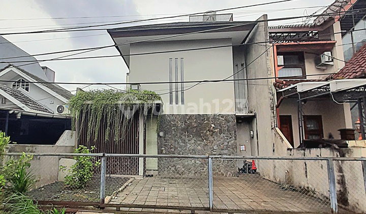 Rumah Desain Industrial Minimalis Dekat Tol Dan St Jurangmangu