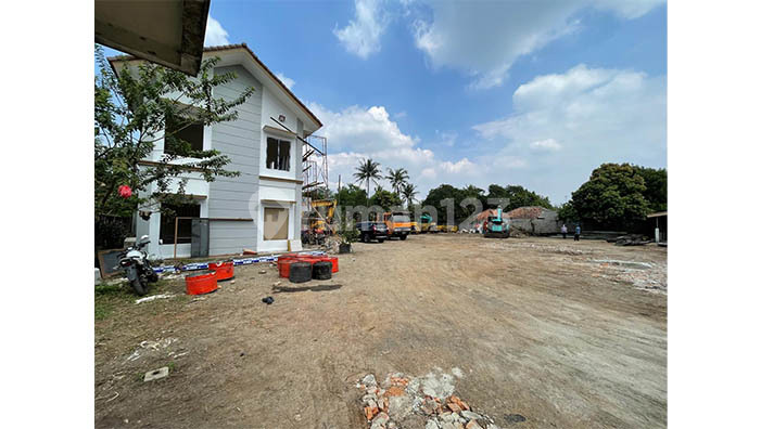 Plot on Jl Gunung Putri includes Office Building, Employee Mess, suitable for Warehouse.