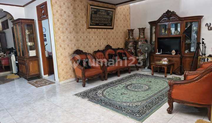 Old Well-Maintained Flood-Free House for Sale in Cempaka Putih, Central Jakarta