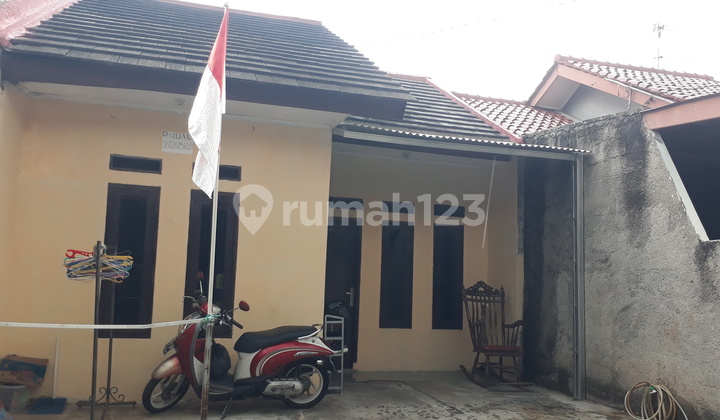Rumah Dalam Komplek Jalan Emeralda Raya Depok Rumah Dalam Komplek Jalan Emeralda Raya Depok