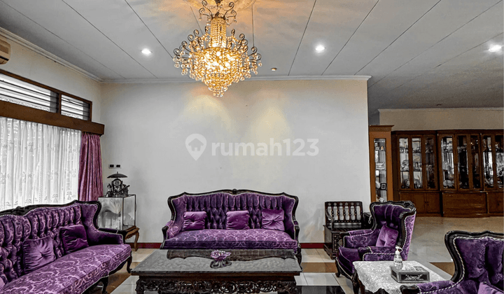 Rumah Bagus Unfurnished SHM di Kemang Timur, Jakarta Selatan 2