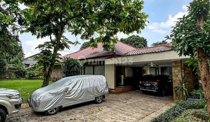 Rumah Bagus Unfurnished SHM di Kemang Timur, Jakarta Selatan 1