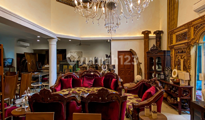 Nice House Suitable for Clinic Office with Strategic Location