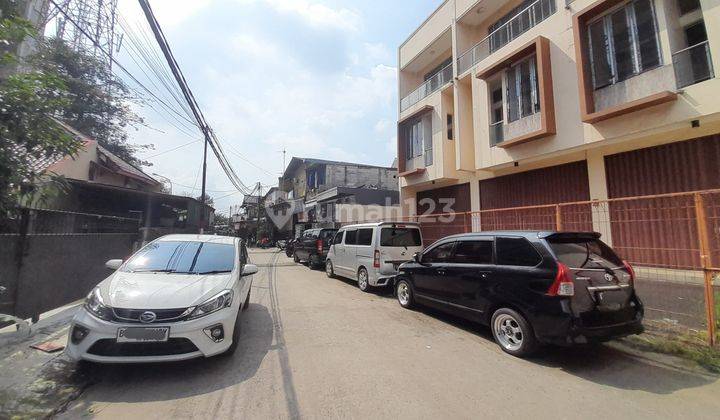 Disewakan Ruko 3,5Lantai  di Area Komersil Pasar Sumber Artha Kalimalang, Bintara Jaya 2