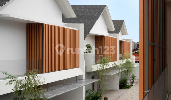 Rumah 2 lantai desain modern tropikal di cirendeu Rumah 2 lantai desain modern tropikal di cirendeu