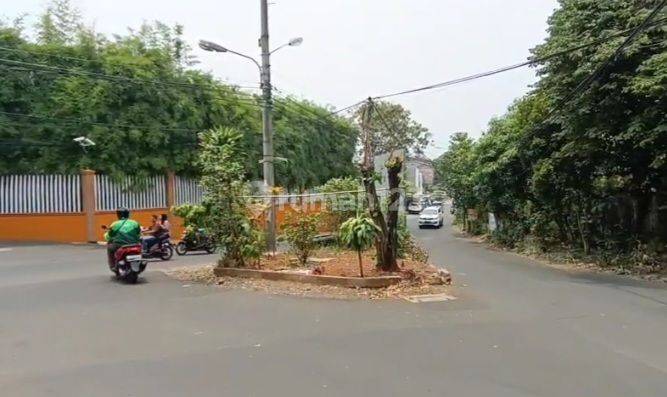Tanah Di Cinere Luas 1.580m2 Posisi Hook Lokasi Pinggir Jalan 2