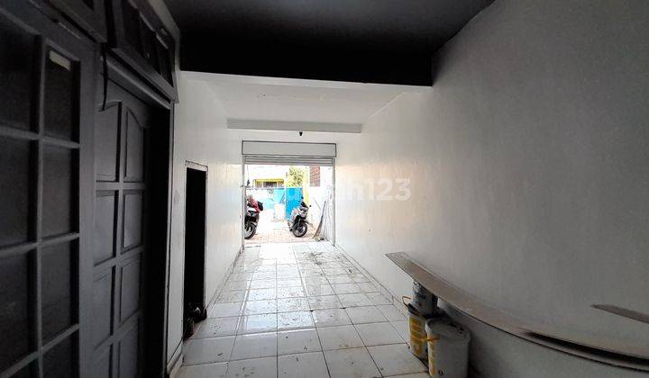 Disewakan Rumah 2 lantai Area Komersil di Jatipadang cocok untuk kantor dan Restoran 2