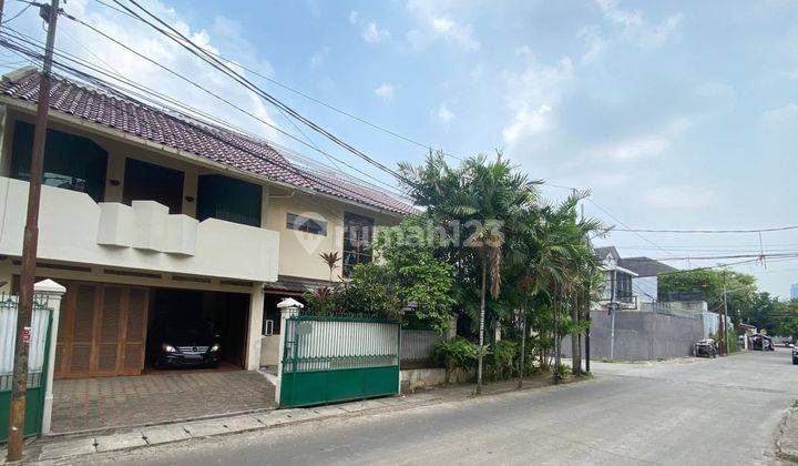 Rumah 2 lantai Siap Huni di Prapanca Kebayoran Baru Posisi Hook  1