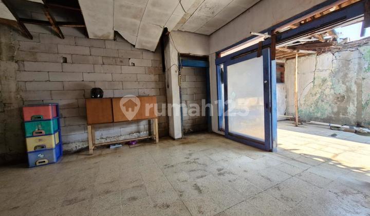 Old House Land Calculation, Quiet and Strategic Location in Kebayoran Lama, South Jakarta 2