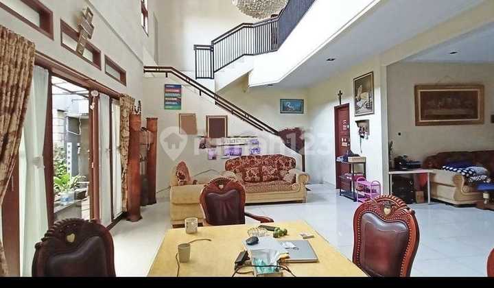 Rumah di Kramat Jati dekat Jalan Raya Bogor Bebas Banjir Dekat Akses Tol Row Jalan lebar