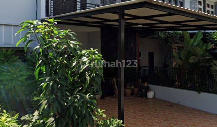 Di Jual Rumah Cantik 2 Lantai Di Gatsu Timur  2