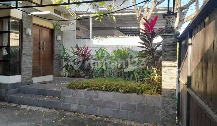 Rumah Dikawasan Elite Disewakan Moh Yamin Renon