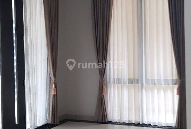 Di Sewakan Rumah 2 Lantai Semi Furnished Di Padang Indah 2