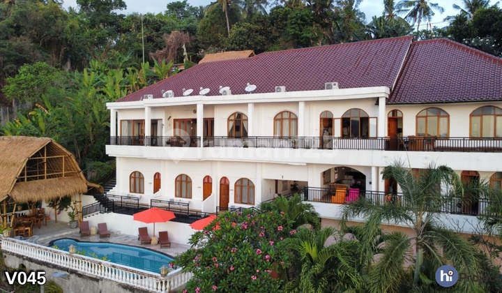 Villa Lombok barat 3 lantai plus Kolam renang di Senggigi Batu Layar V045 2