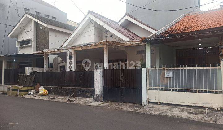 Rumah Rawamangun Depan Taman, Asri, Nyaman, Lingkungan Rapi Dan Strategis 1