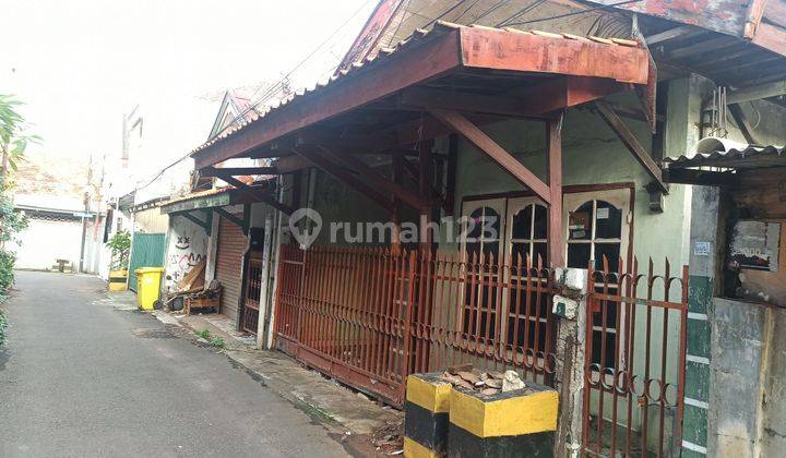 2 Rumah Tua Gandeng di Belakang Balai Pustaka, Jual Harga Tanah 1