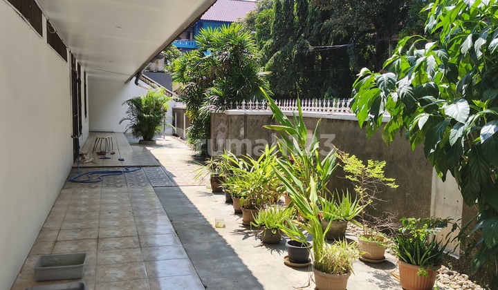 Rumah Rawamangun , Tanah Luas dan Lokasi Strategis, Akses 2 Mobil, Lingkungan Tenang dan Nyaman