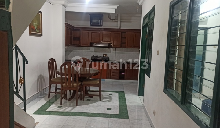 Rumah Cantik Rawamangun, Full Furnish, Siap Huni 2