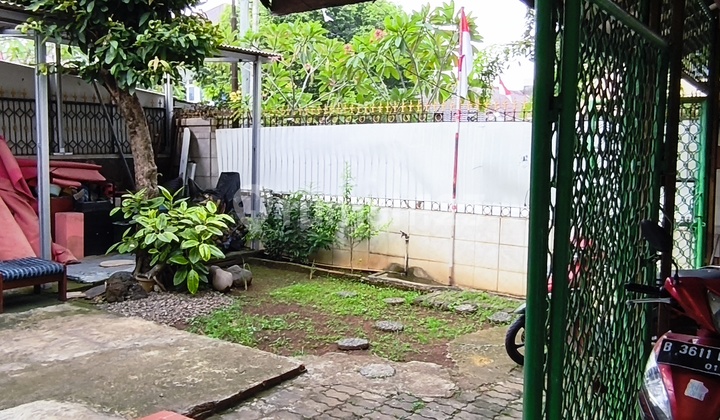 House/plot Rawamangun Muka Raya, suitable for culinary business, office, clinic, etc., three-car road access, always busy. House/plot Rawamangun Muka Raya, suitable for culinary business, office, clinic, etc., three-car road access, always busy.